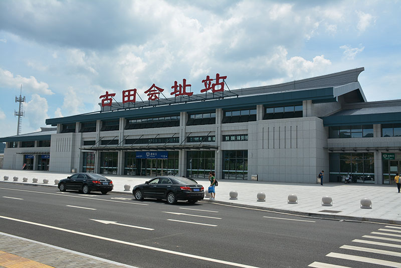 王生与自然美景的邂逅，寻找内心平和之旅的最新动态