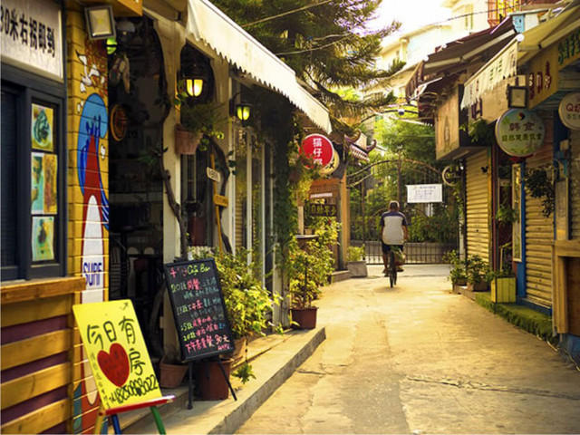 探索小巷深处的独特小店，最新UC报道带您揭秘惊喜之旅