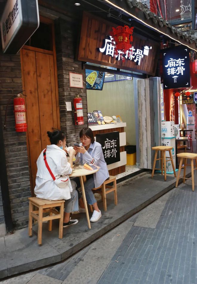 巷弄深处的独特风味，探访小巷中的特色小店全新推出